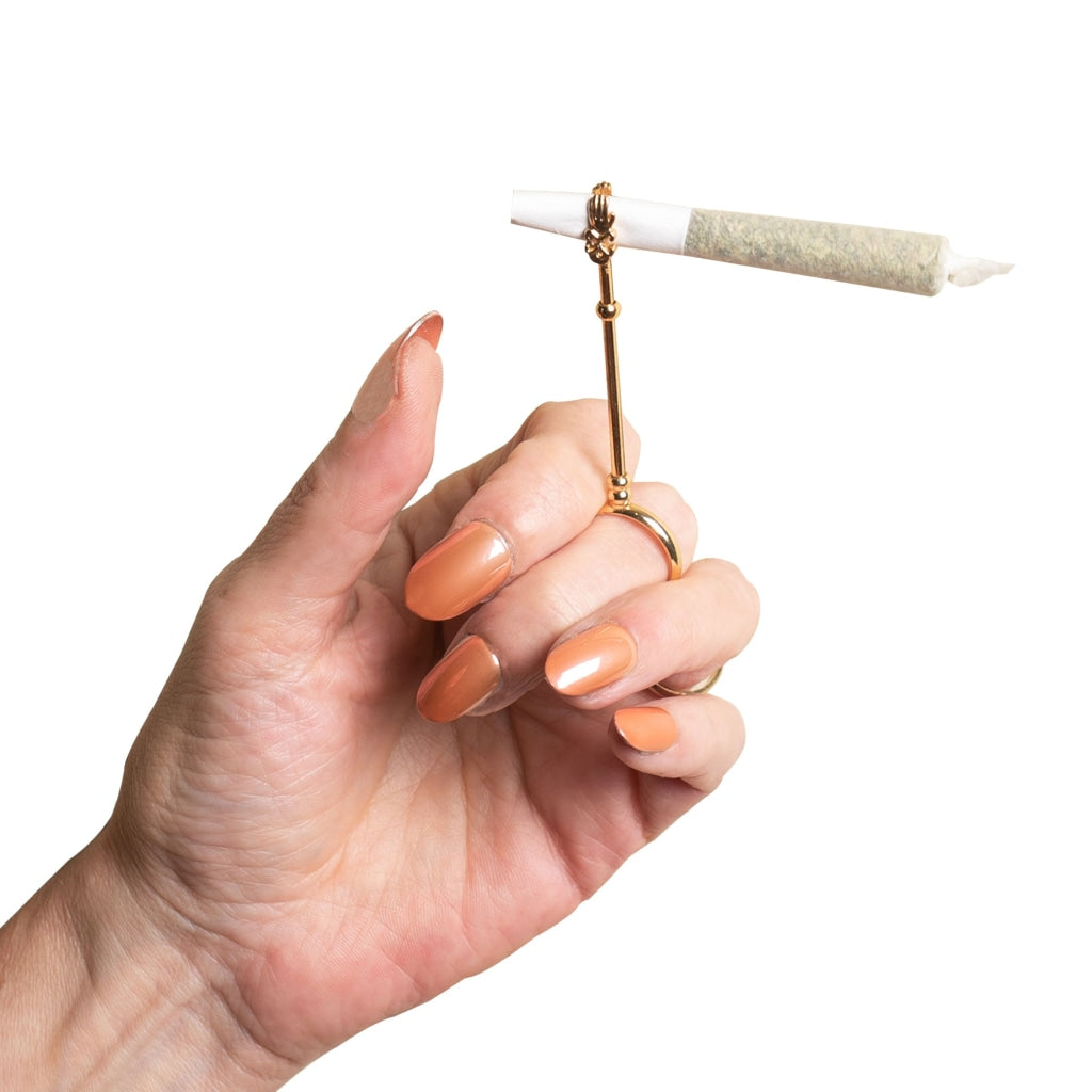 The Flower Stampede ring roach clip is an elegant way to hold your marijuana and cannabis joints, blunts and pre-rolls